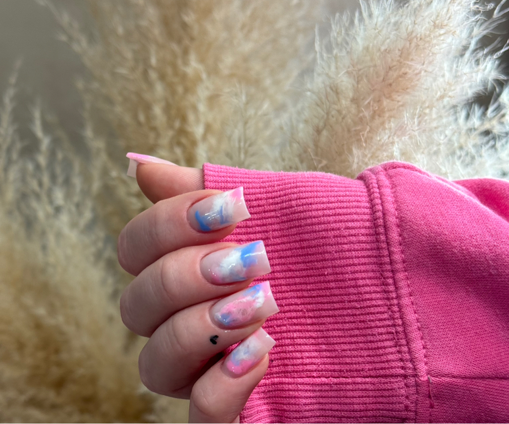 Наращивание ногтей