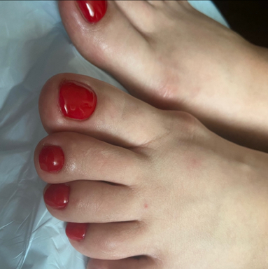 Педикюр + покрытие + обработка полная 
(Покрытие + обработка стоп и пальцев)