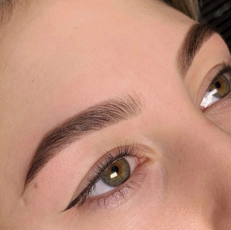 Комплекс - рассветление бровей краской, архитектура, коррекция пинцетом и воском