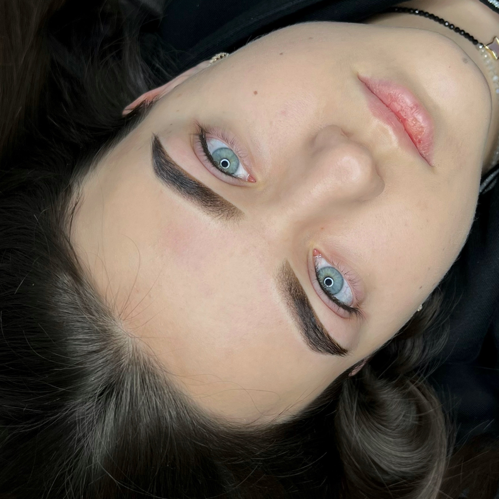 Перманент бровей