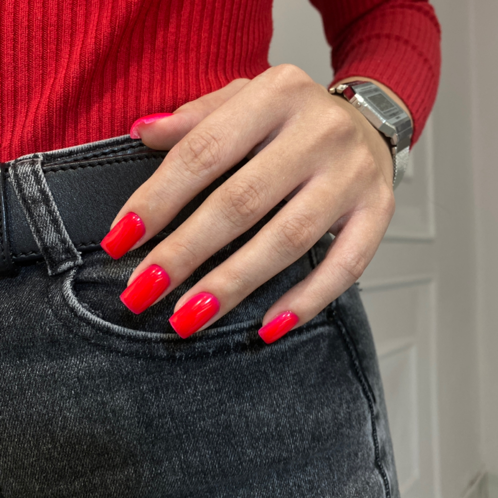 Маникюр с покрытием гель-лак