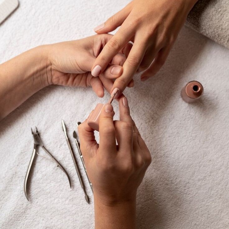 Маникюр классический