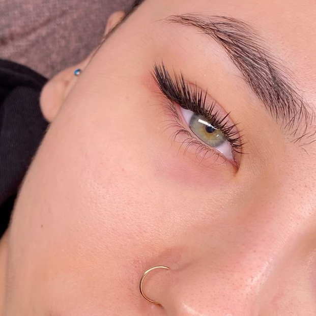 Лучи; Коричневые ресницы; Изгиб