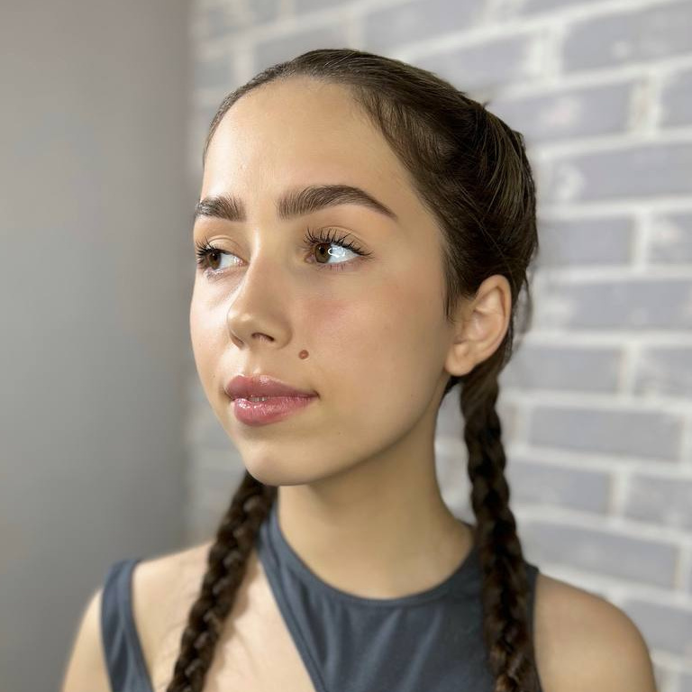 Оформление бровей