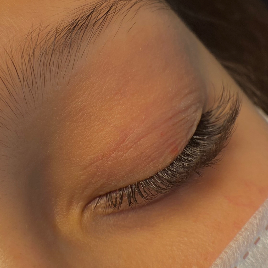 Наращивание ресниц 3D