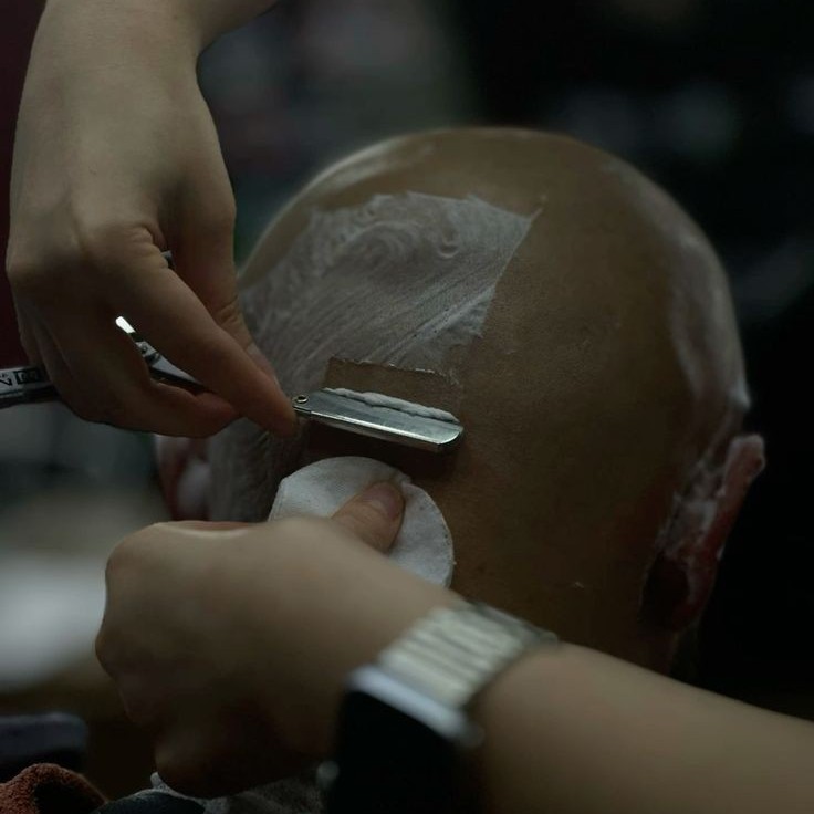 Бритье головы (опаской)