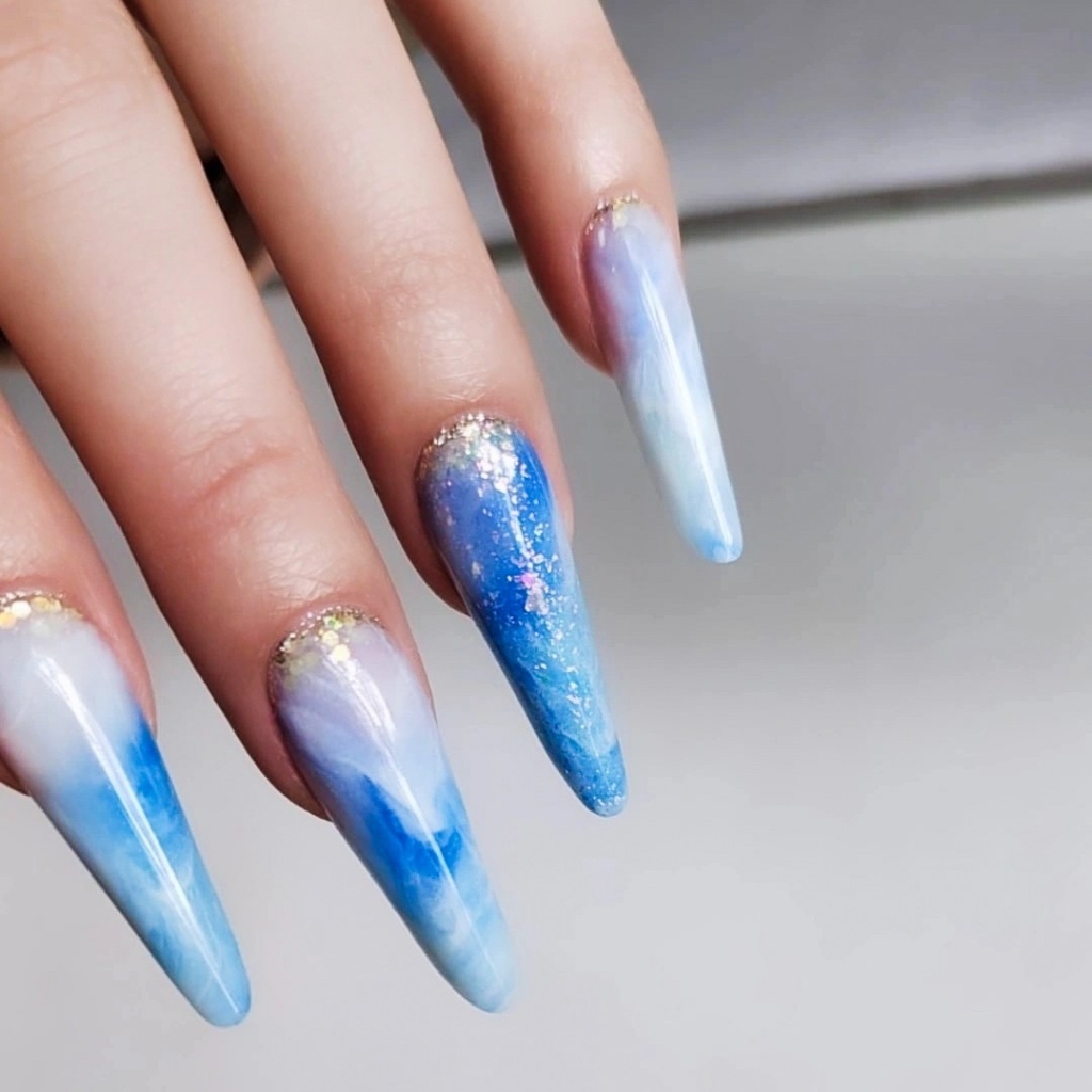 наращивание ногтей