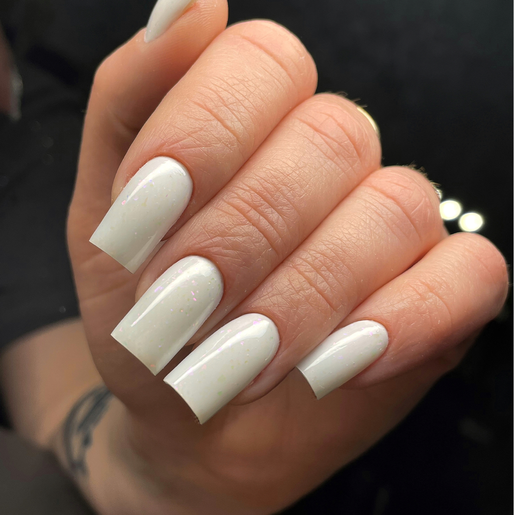 Коррекция нарощенных ногтей/ коррекция натуральных ногтей 
Дизайн входит в стоимость