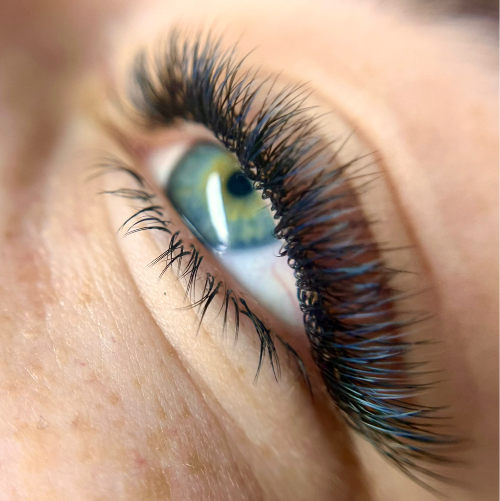 Наращивание нижних ресниц