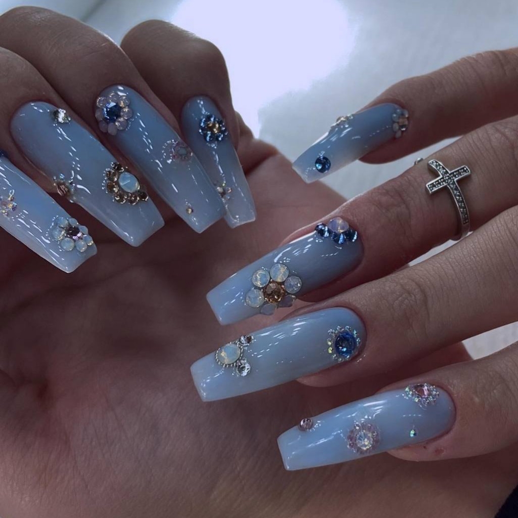 Наращивание ногтей