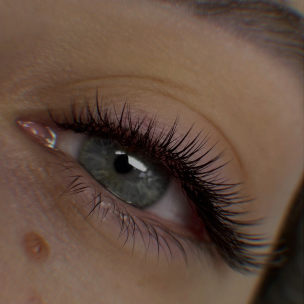 Наращивание ресниц в объёме 2D