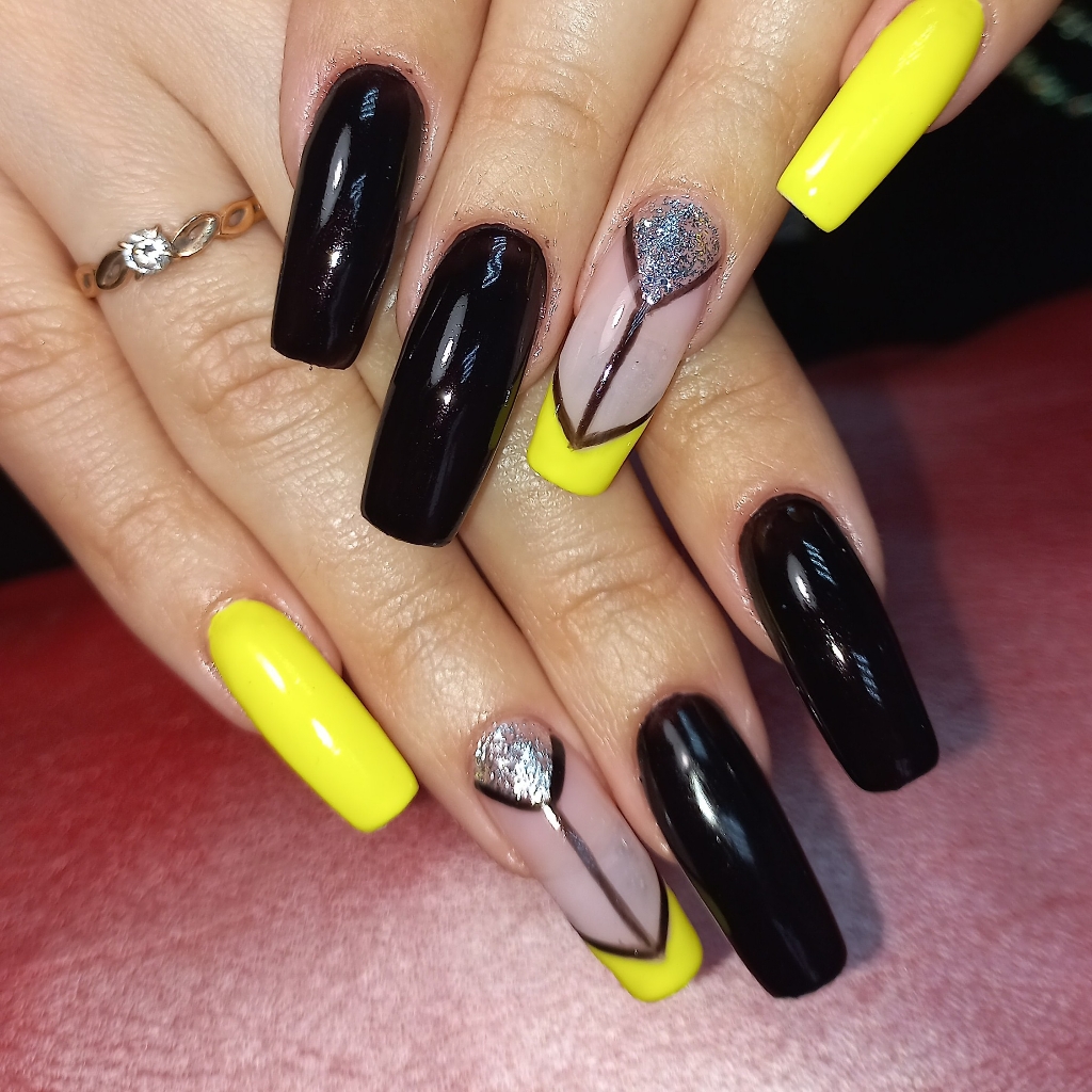 Наращивание ногтей