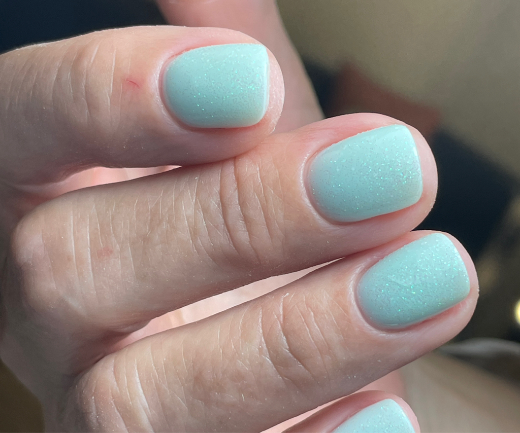 Маникюр+покрытие гелем нюд (пастельные оттенки гелей) с укреплением. Снятие входит в стоимость.