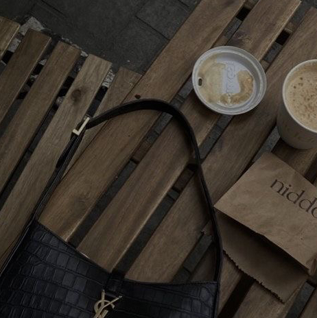 Маникюр с покрытием + педикюр с покрытием с обработкой пяток