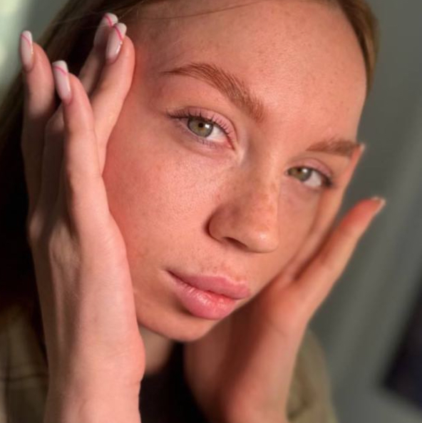 Окрашивание бровей +коррекция