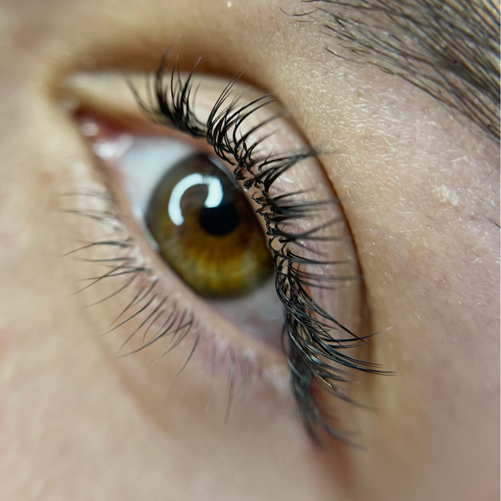 Наращивание ресниц «КЛАССИКА»