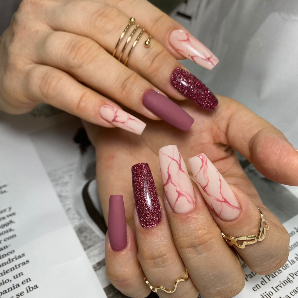 Наращивание ногтей