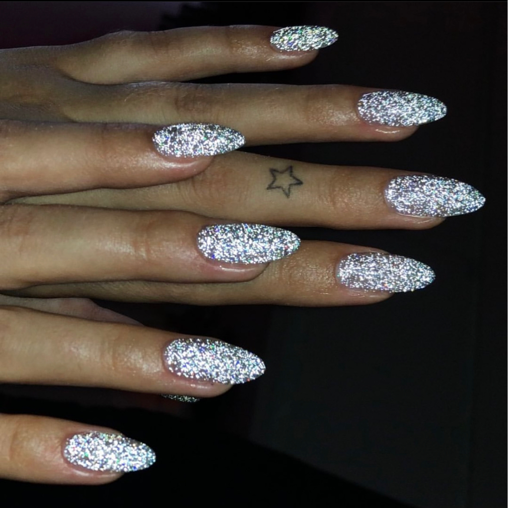 маникюр-однотон (на длинные ногти)