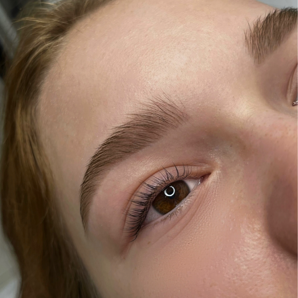 ламинирование бровей с окрашиванием