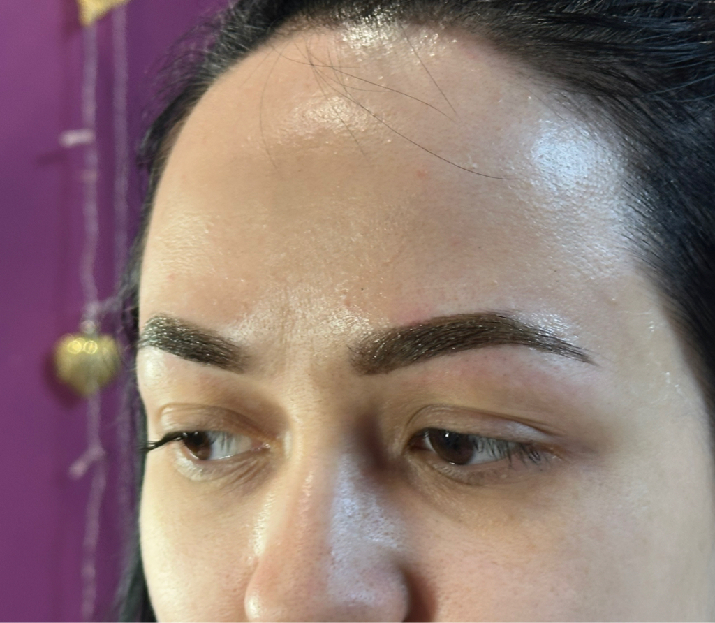 Окрашивание-лечение бровей хной и коррекция архитектуры