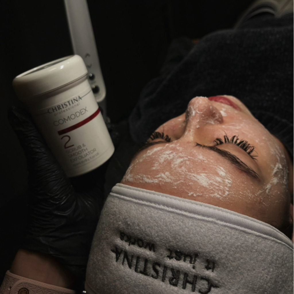 Комбинированная чистка лица на Израильской косметике CHRISTINA