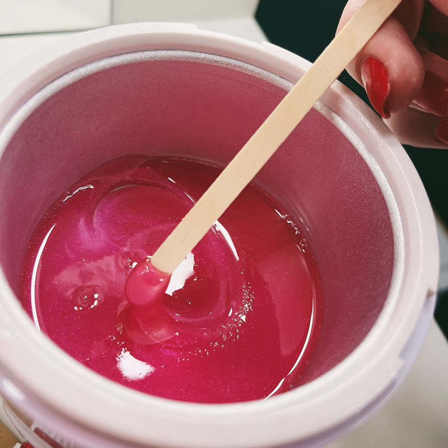 Восковая эпиляция на лице (пушок над губой, пушок на подбородке и тд)