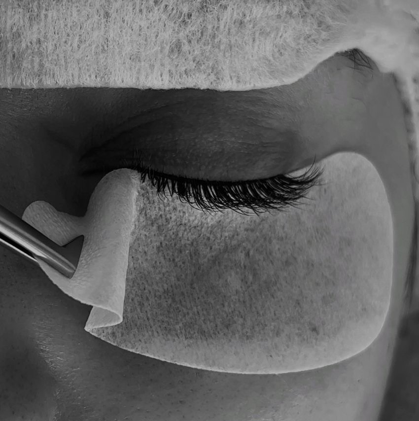 Снятие наращенных ресниц + окрашивание краской