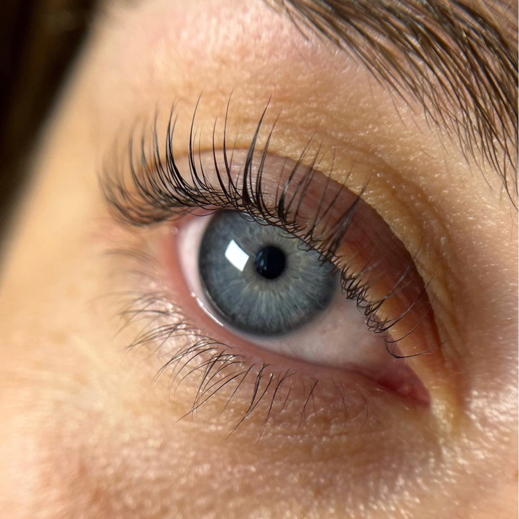 Итальянское восстановление ресниц