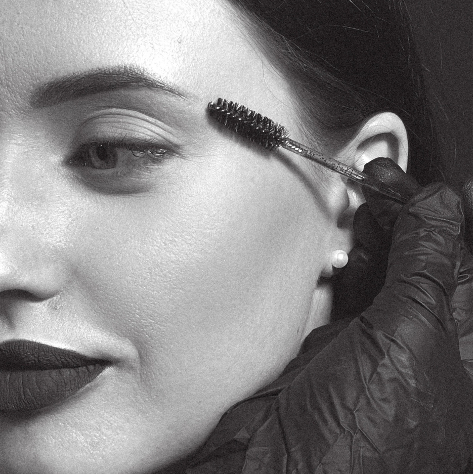 Окрашивание бровей без коррекции