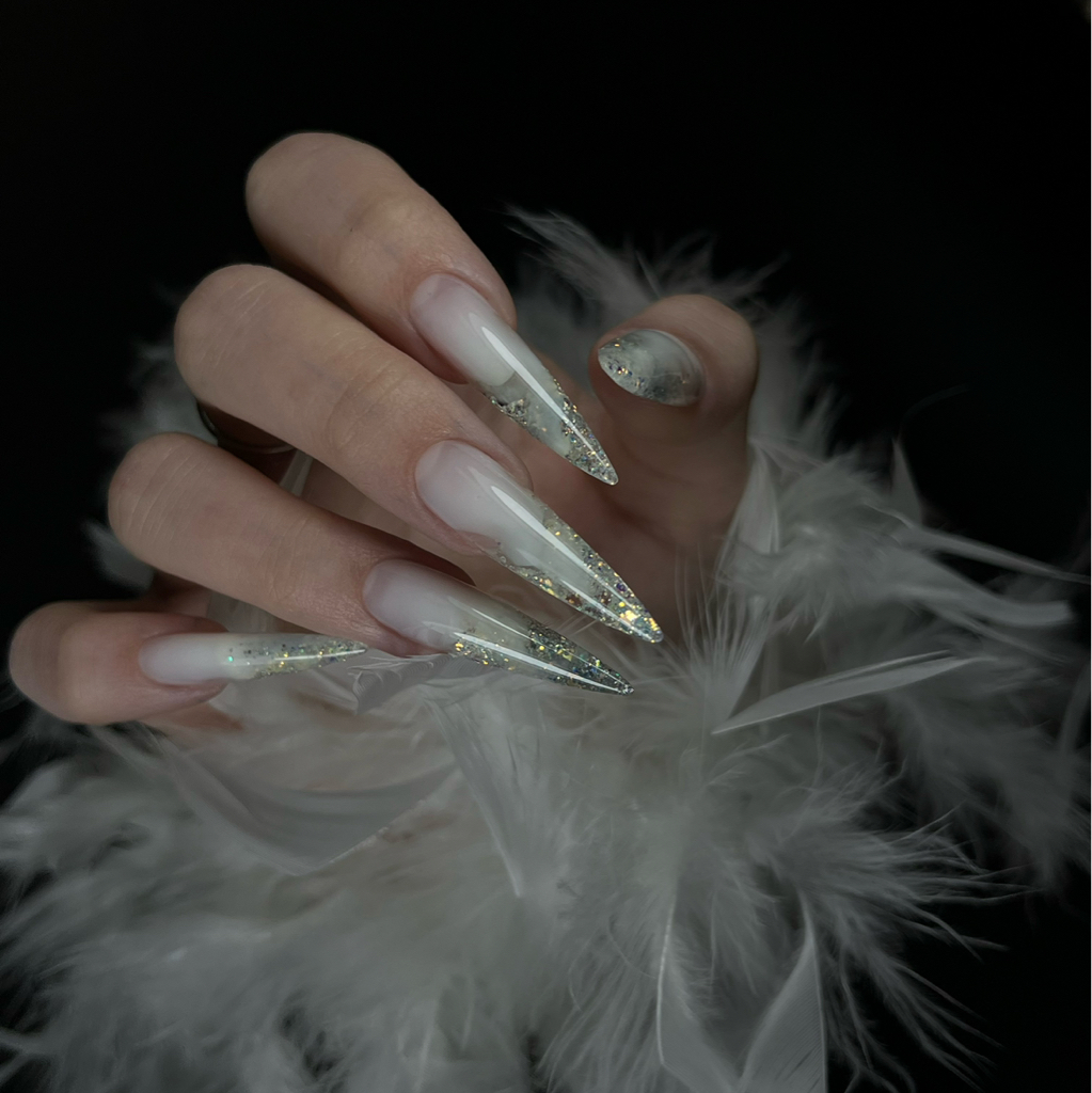 Наращивание ногтей