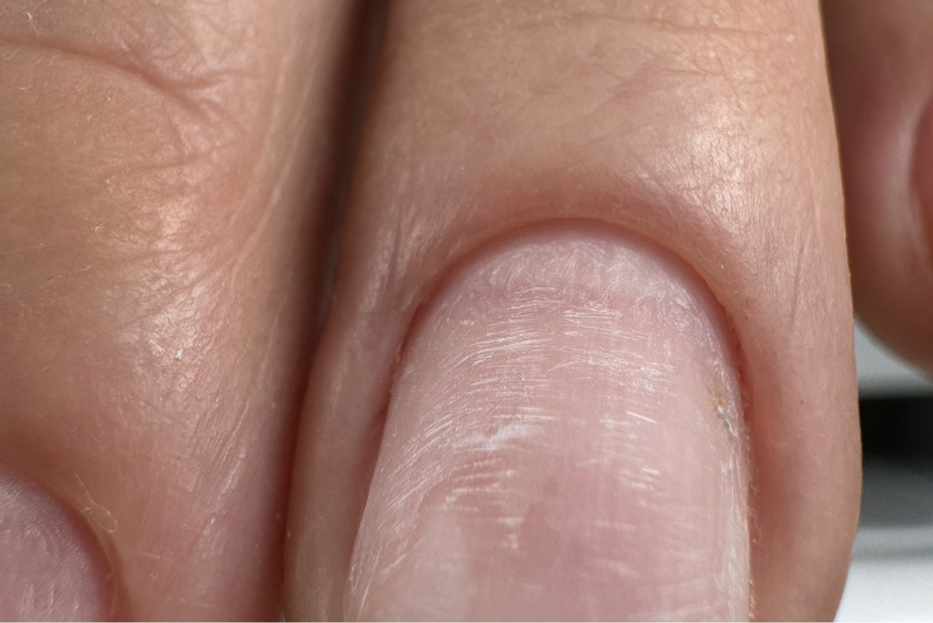 Маникюр без покрытия