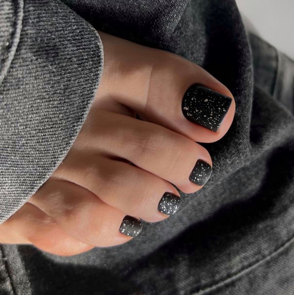 Педикюр с однотонным покрытием (снятие+обработка пальчиков+покрытие)