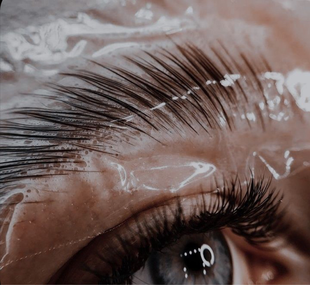 КОМПЛЕКС коррекция + ламинирование + окрашивание бровей