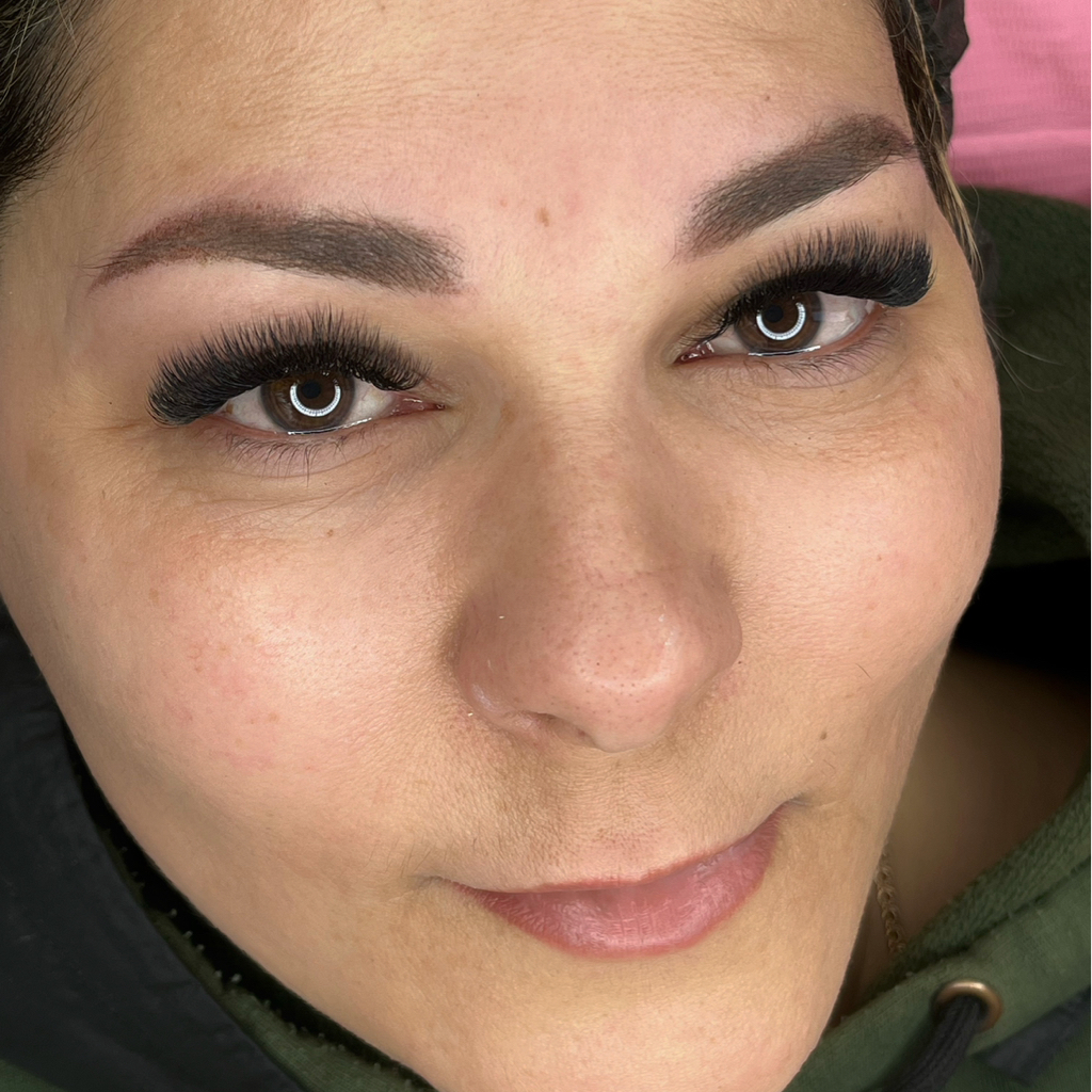 Перманентный макияж бровей