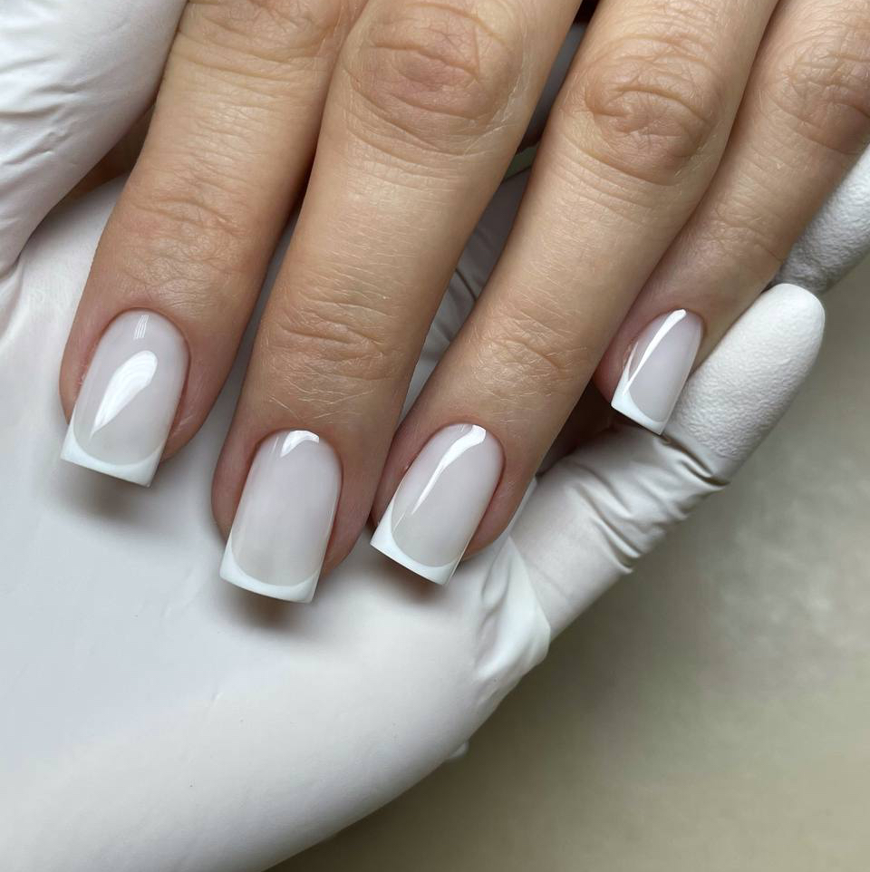 Маникюр с укреплением гелем (френч, дизайны)