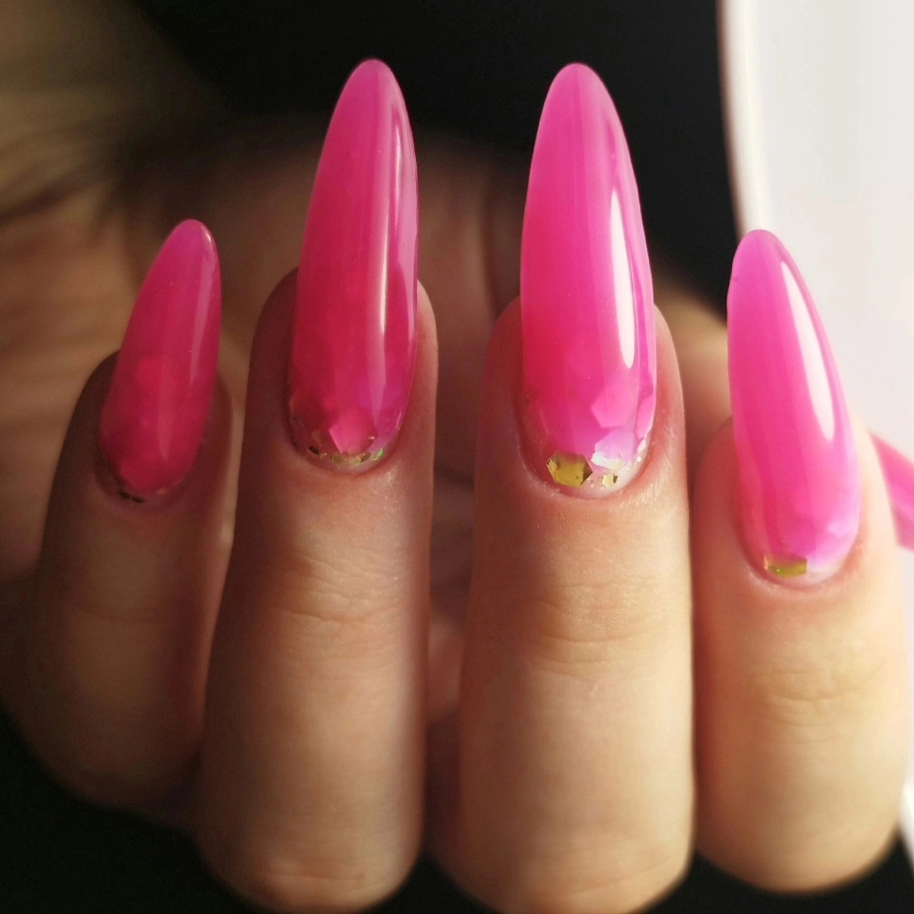 Наращивание ногтей