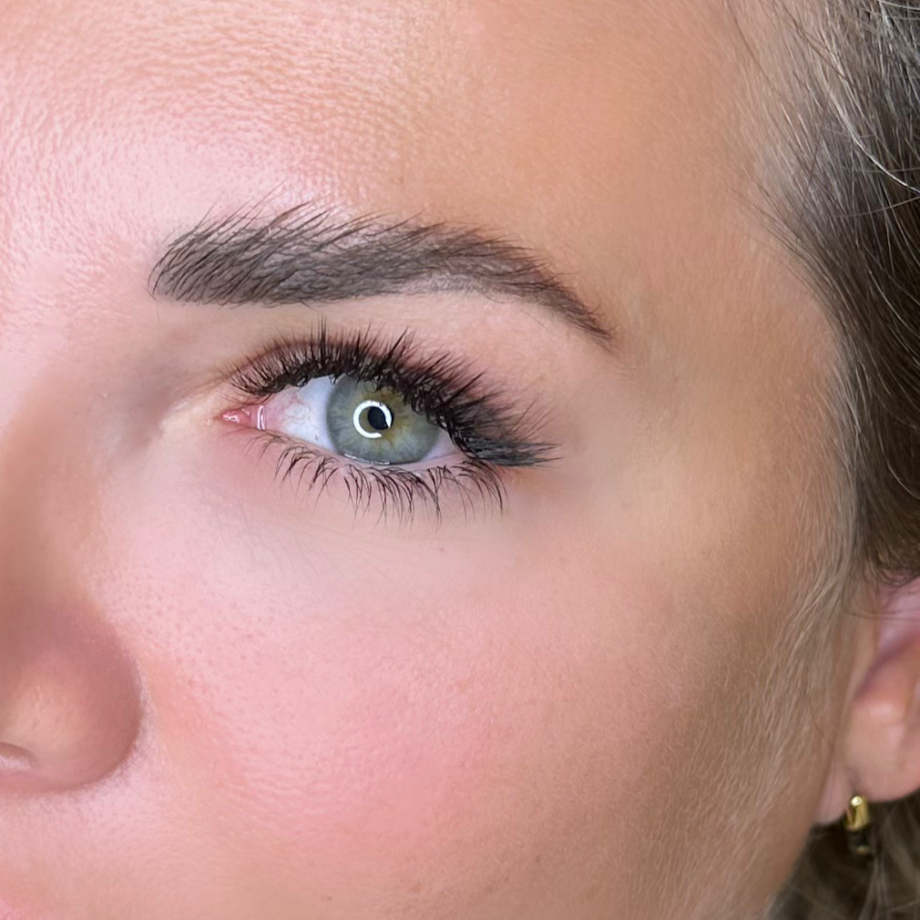 Нижние ресницы