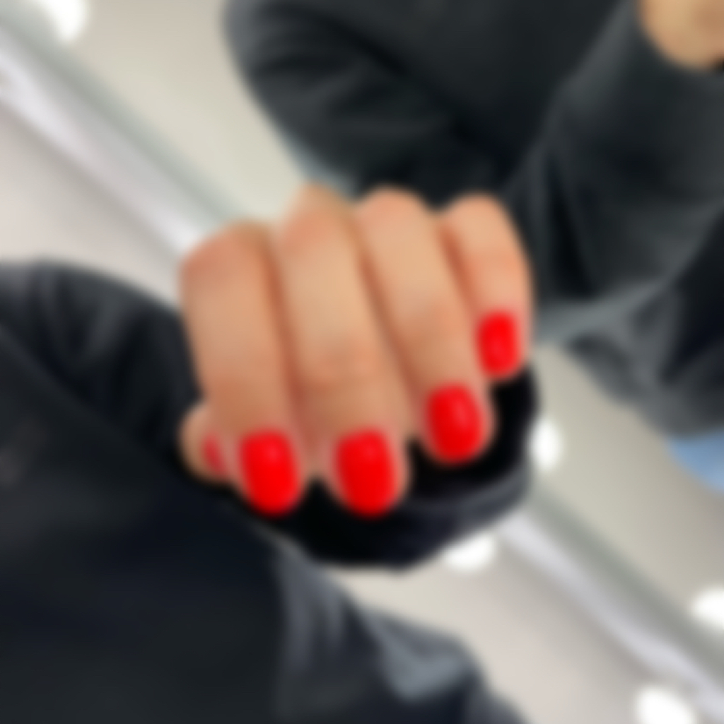 Маникюр с укреплением базой