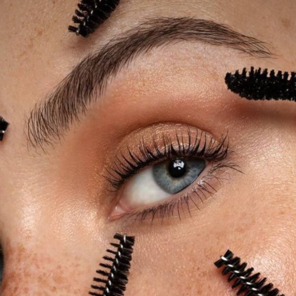 Коррекция бровей