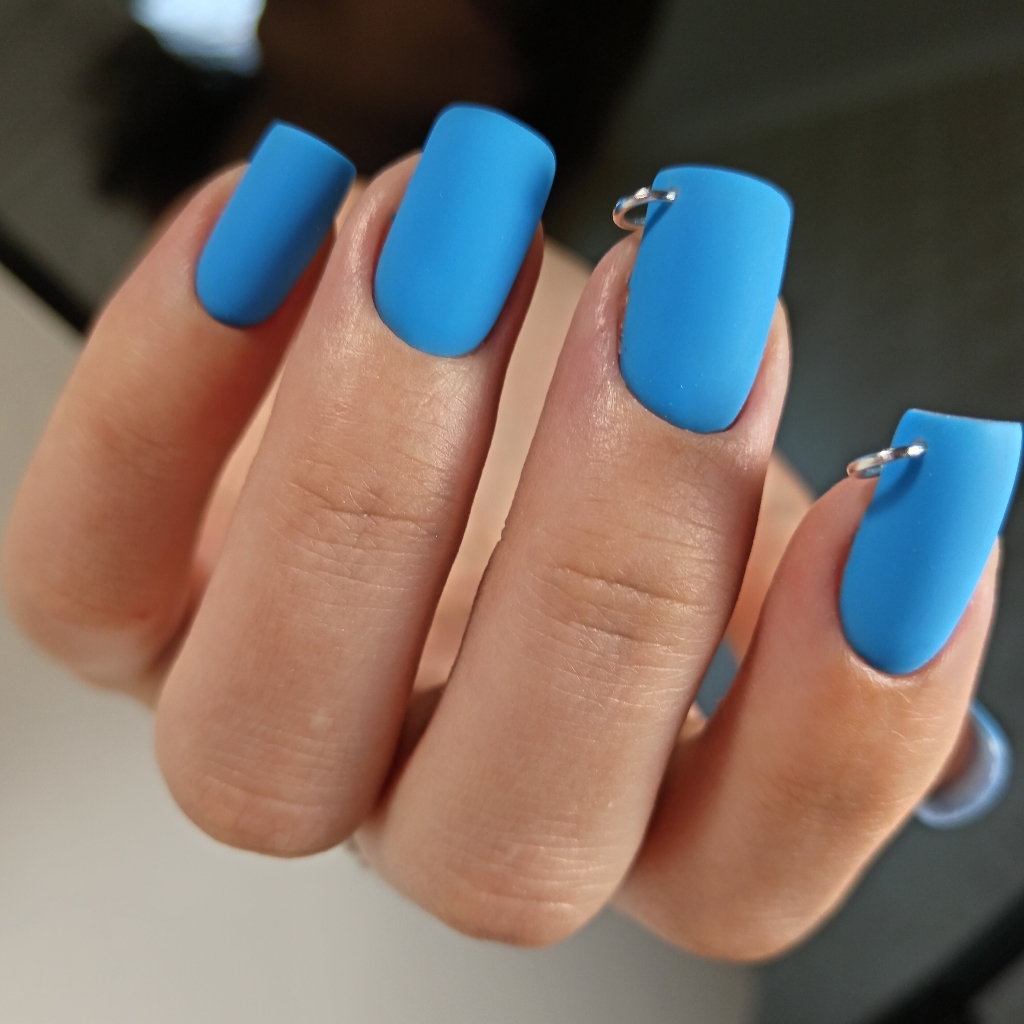 Маникюр с покрытием гель-лак