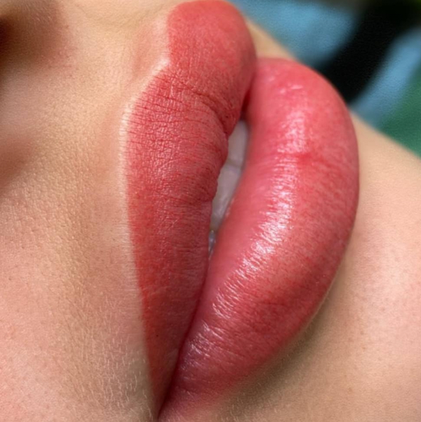 перманентный макияж губ