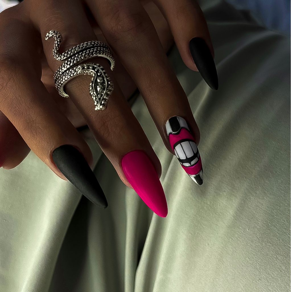 Коррекция нарощенных ногтей (работа нашего мастера)