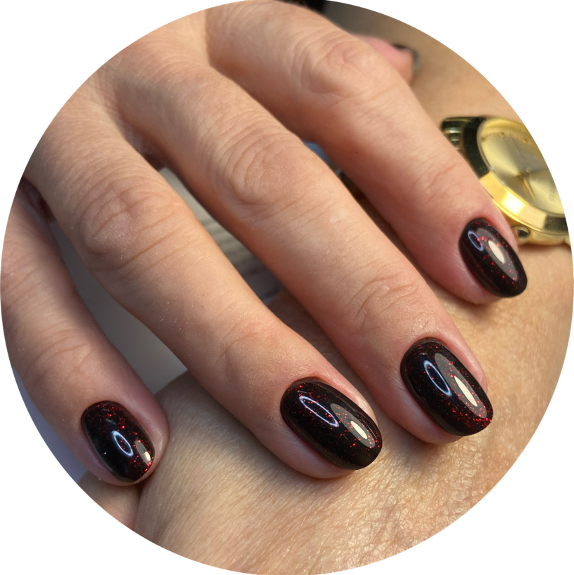 Маникюр с однотонным покрытием