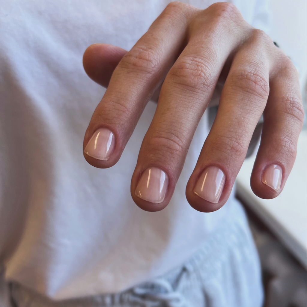 Маникюр с покрытием гель-лак