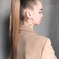 Прическа (высокий/низкий пучок, гладкий хвост, пляжные локоны, голливудская волна, афролоконы, свадебная,  с элементами плетения)