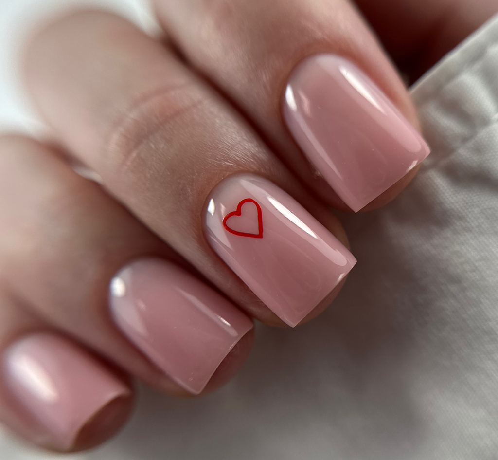 Маникюр с покрытием гель-лаком