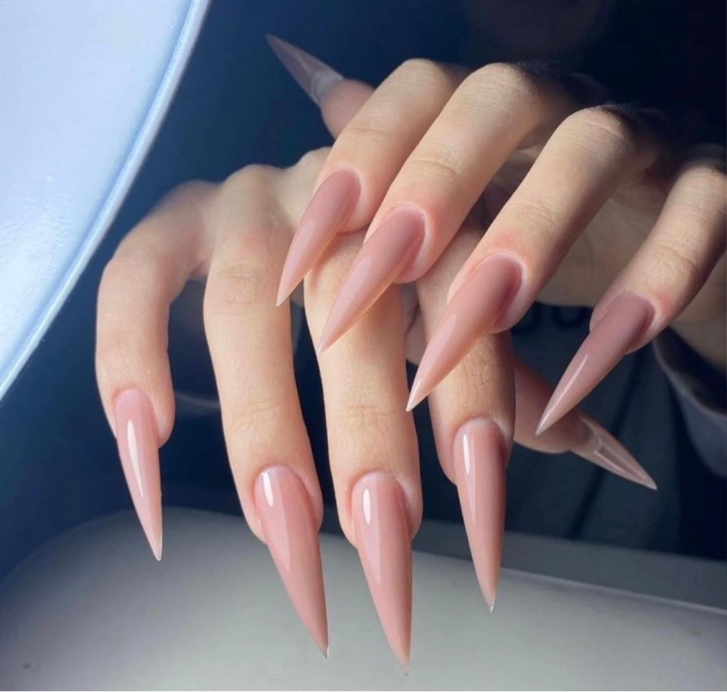 Наращивание ногтей