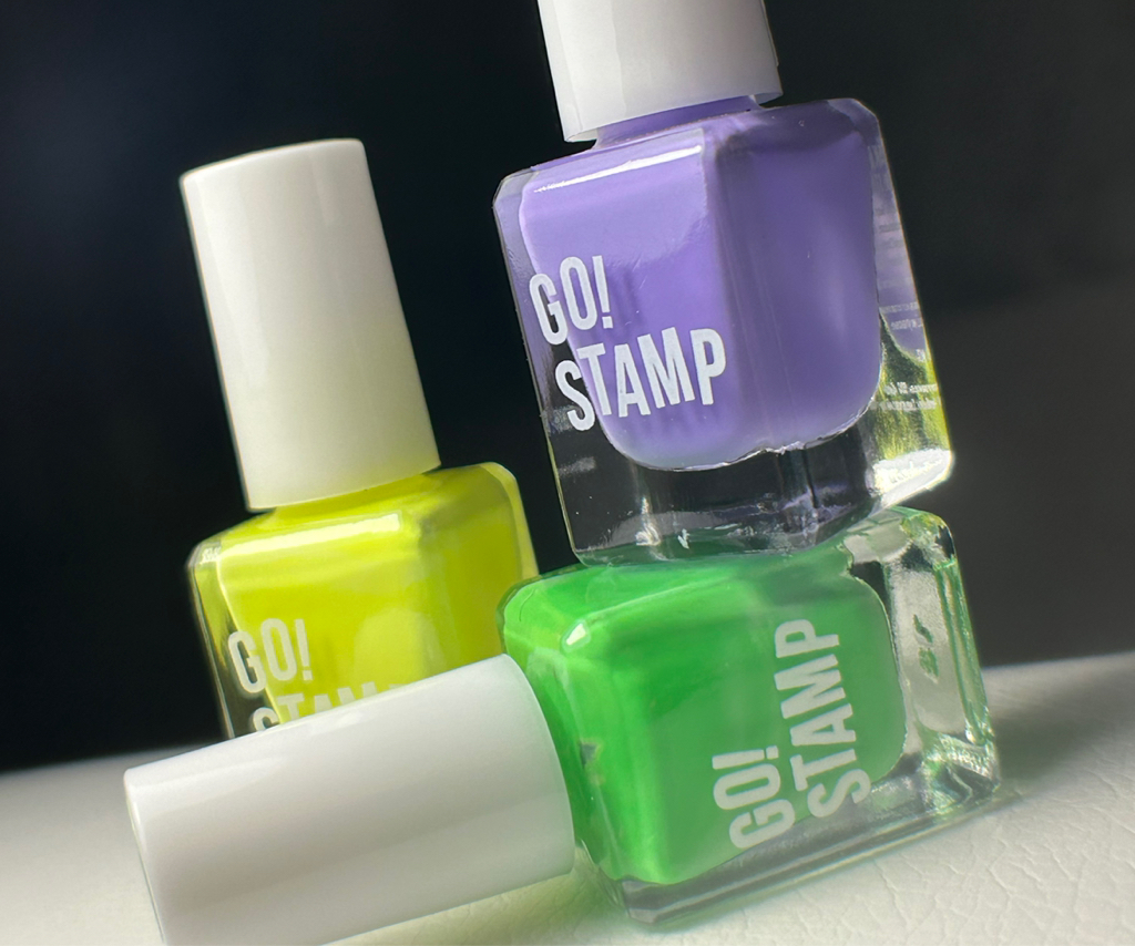 Стемпинг / стразы / слайдер
(Один ноготь)