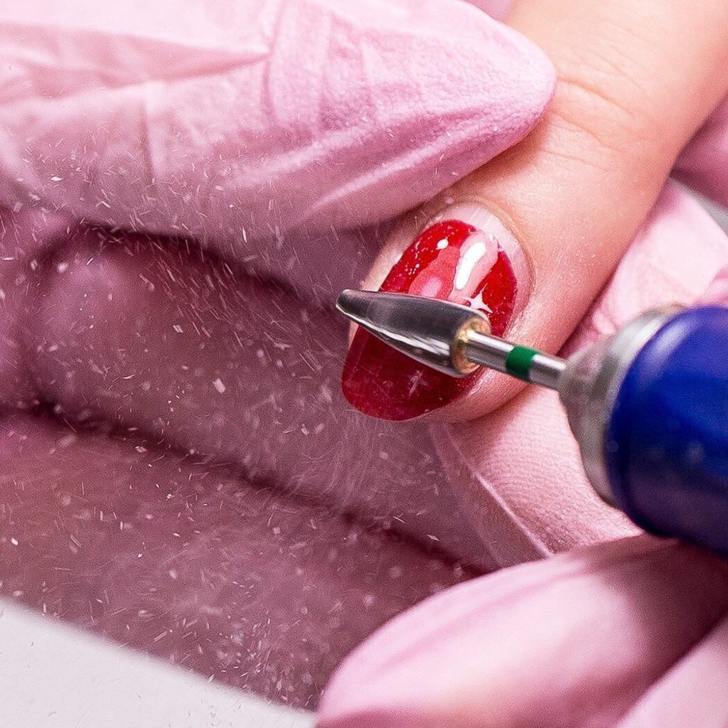 Маникюр+снятие материала+базовый лак