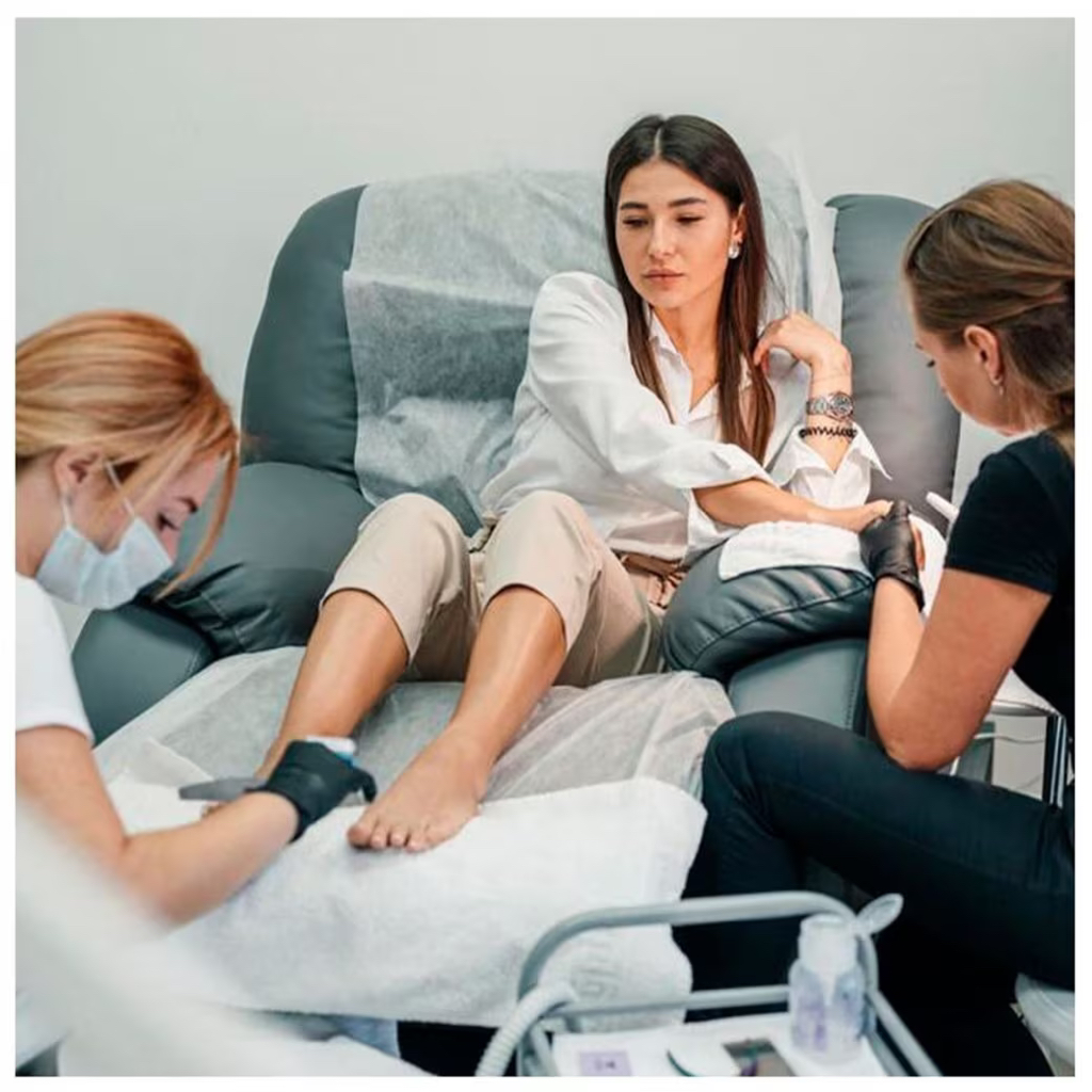 Маникюр гель лак + педикюр гель лак